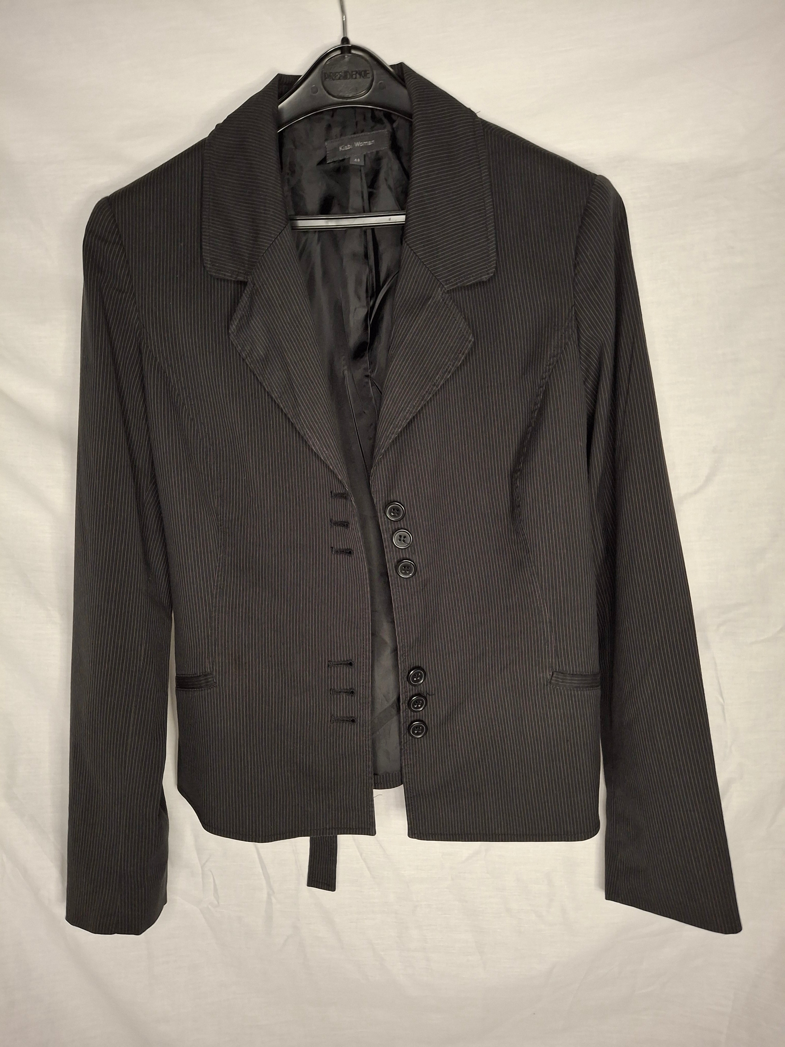 Blazer Femme Court Kiabi woman - noir avec des fines rayures sombres- Taille : XL (42)