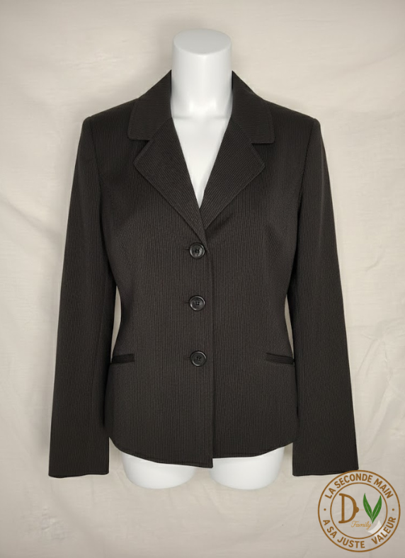 Blazer Femme Court Kiabi woman - noir avec des fines rayures sombres- Taille : XL (42)