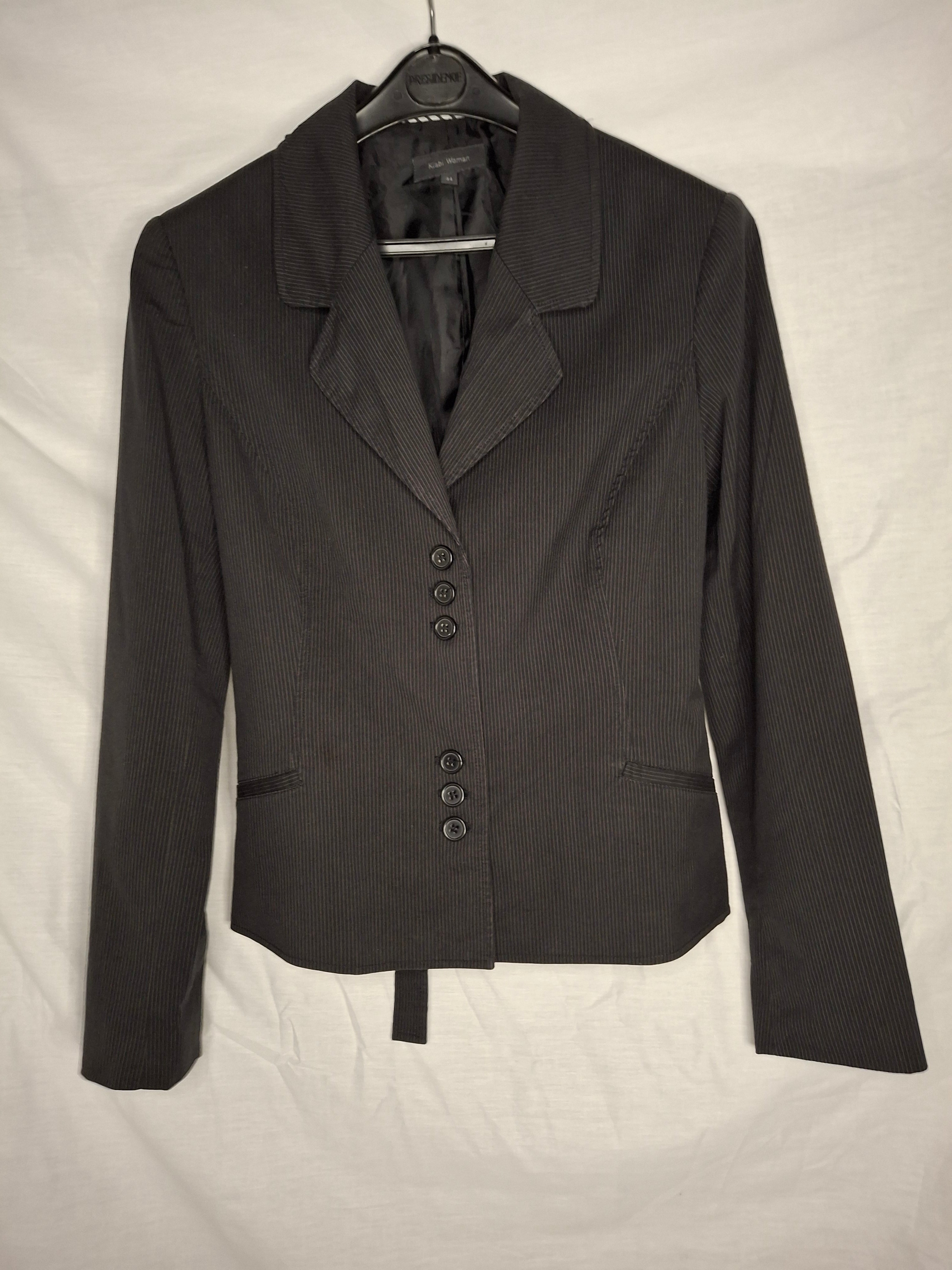Blazer Femme Court Kiabi woman - noir avec des fines rayures sombres- Taille : XL (42)