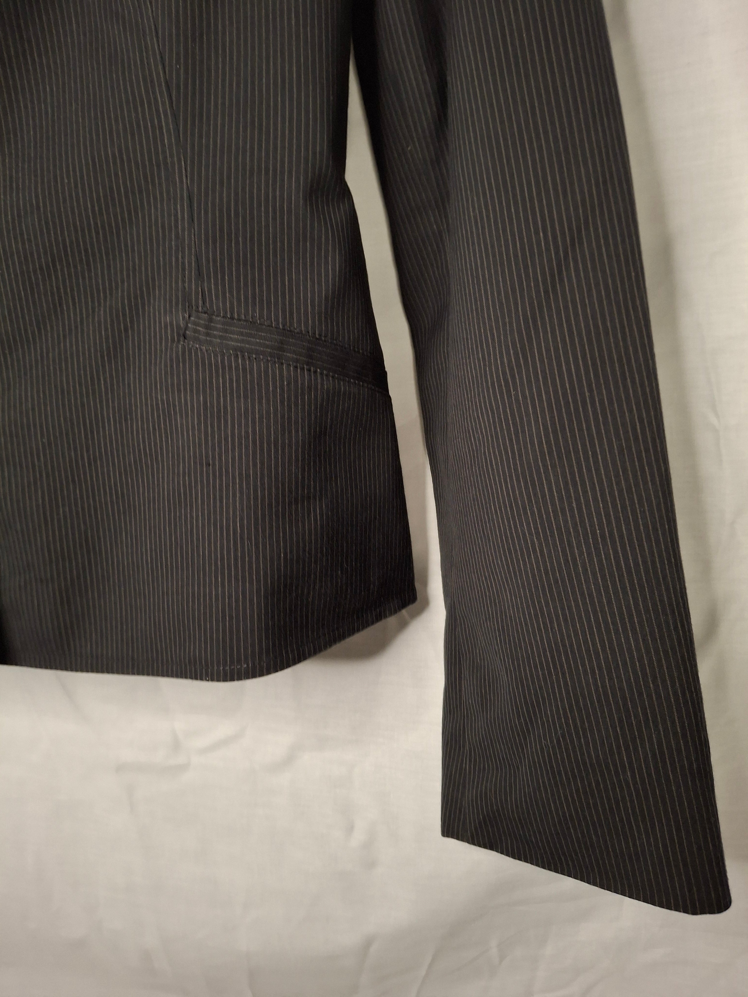 Blazer Femme Court Kiabi woman - noir avec des fines rayures sombres- Taille : XL (42)