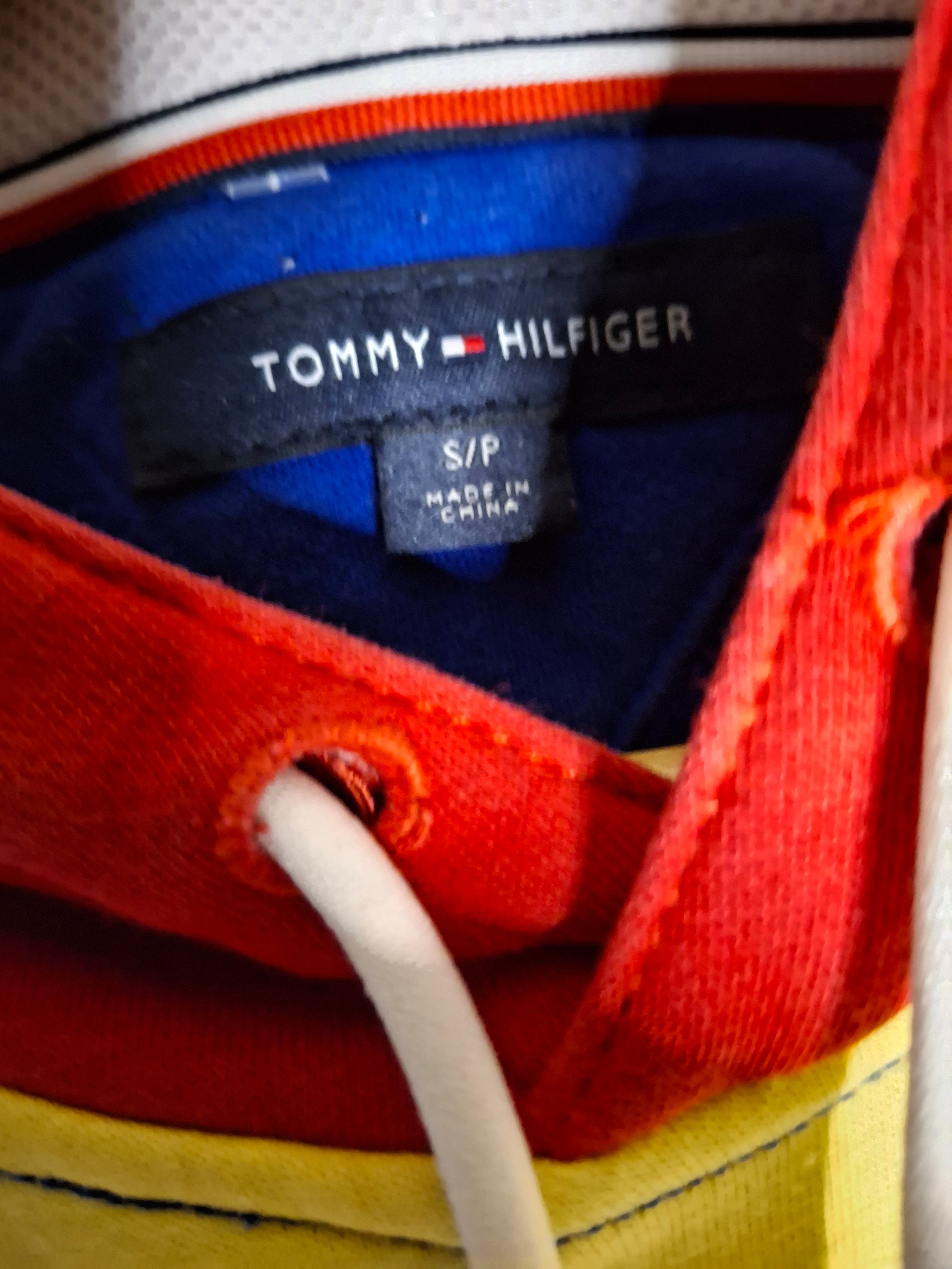 Sweat Tommy Hilfiger VINTAGE Style 90s  -  COLOR BLOCK Logo Mania  - Taille : S (36) Pièce vintage unique