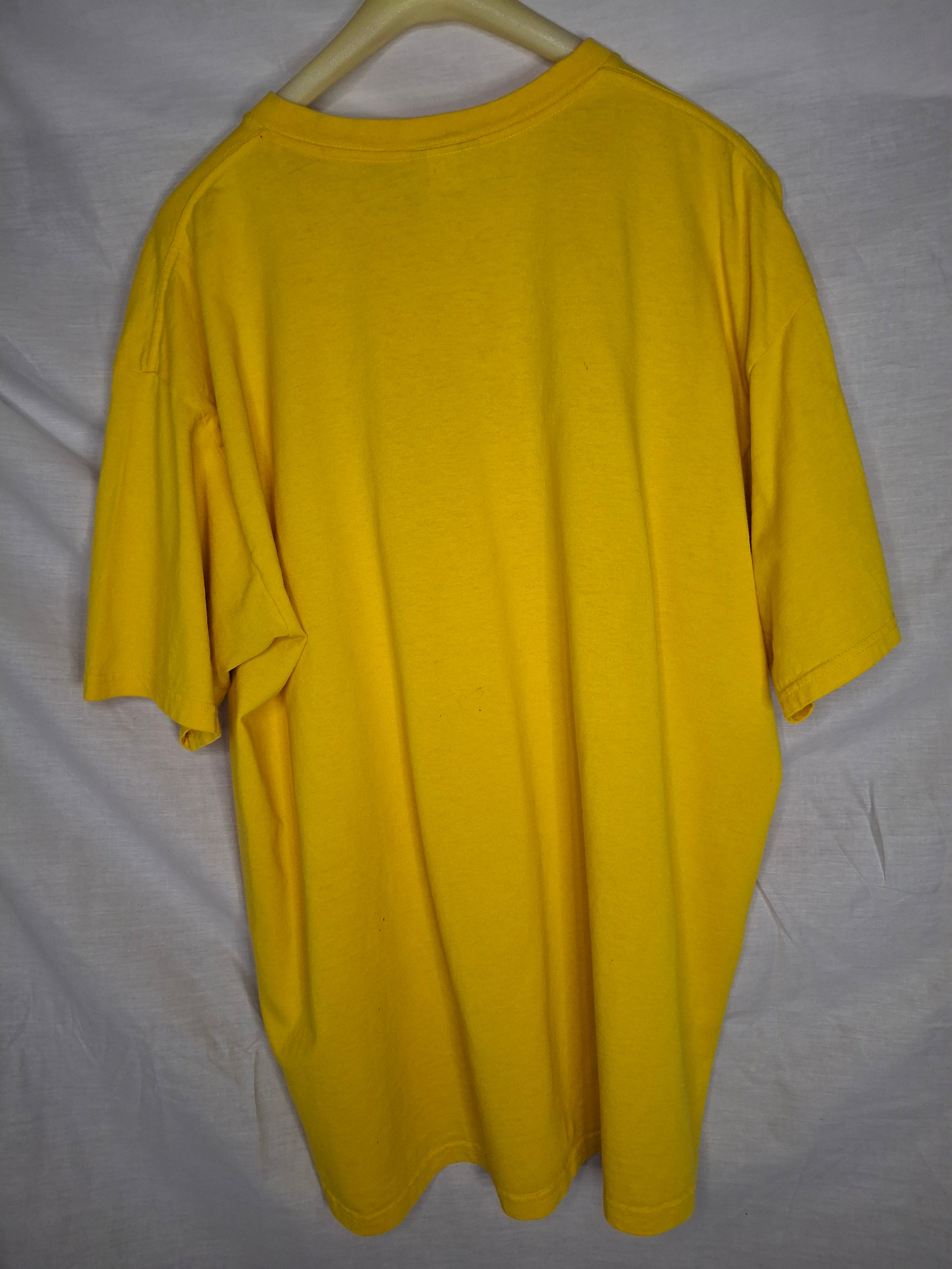 T-Shirt Nike VINTAGE Années 2000 (Y2K) logo impression vinyle  - jaune - Taille  L (40) Pièce vintage unique